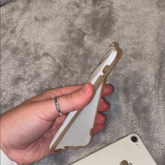 4/30$ Marble iPhone 7 Soft Case - Picture 4 of 4